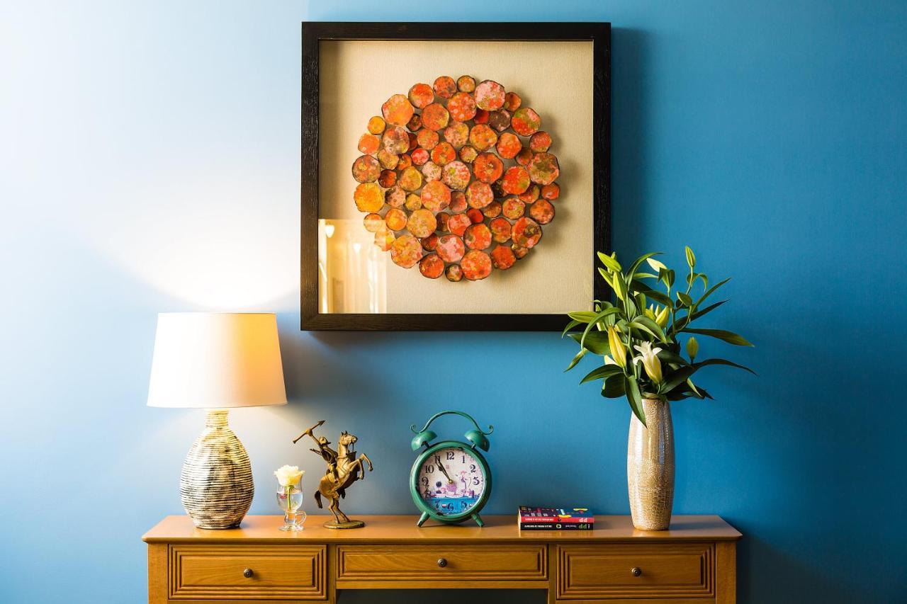 Country Spa Retreat Snagov Luaran gambar A framed work of art on a wall