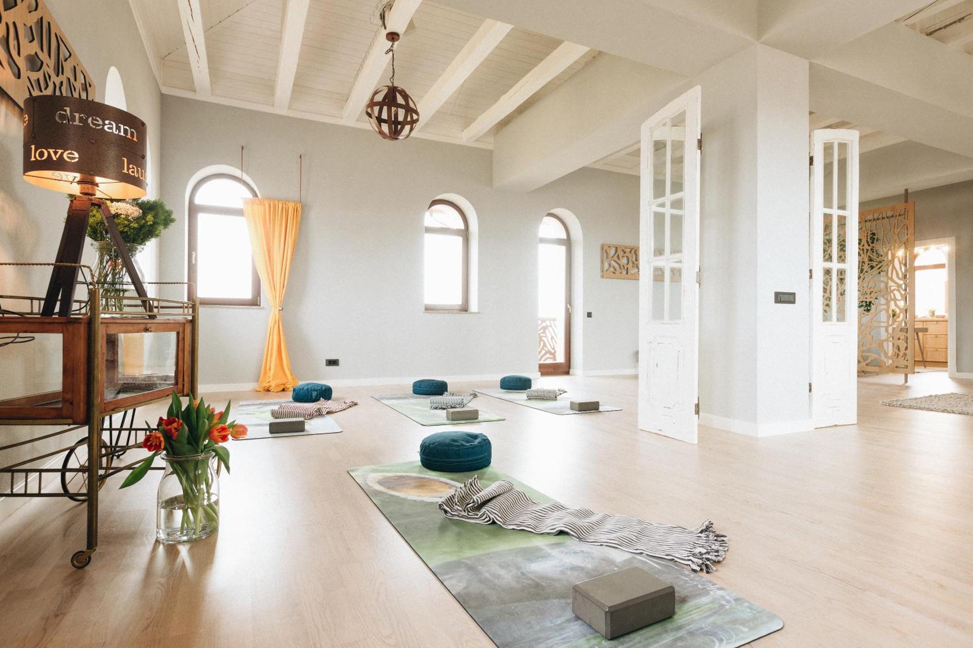 Country Spa Retreat Snagov Luaran gambar The Yoga Room