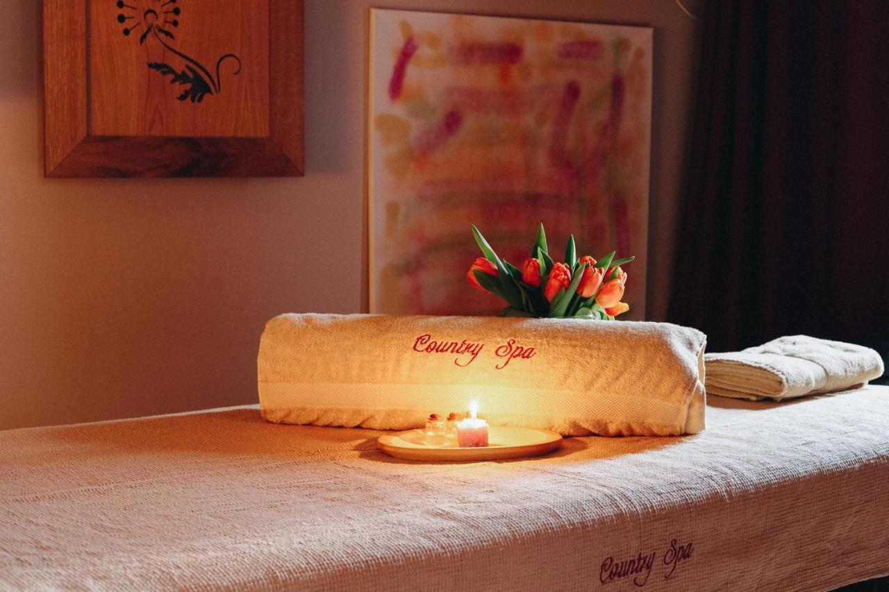 Country Spa Retreat Snagov Luaran gambar A spa treatment table